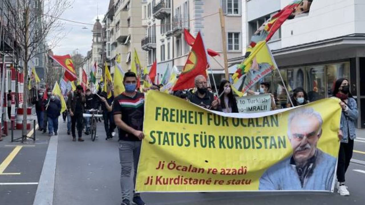 Almanya'da Y�ksek Mahkeme �calan'�n foto�raf�n�n kullan�lmas� yasa��n� onad�