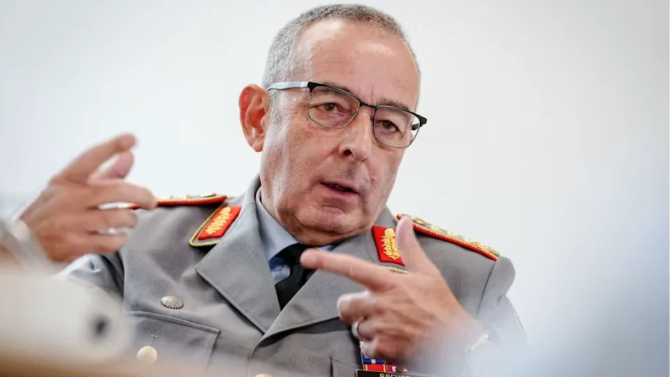  Almanya�n�n savunma �efi Carsten Breuer, NATO Asker� Komitesi�nin yeni ba�kan� se�ildi