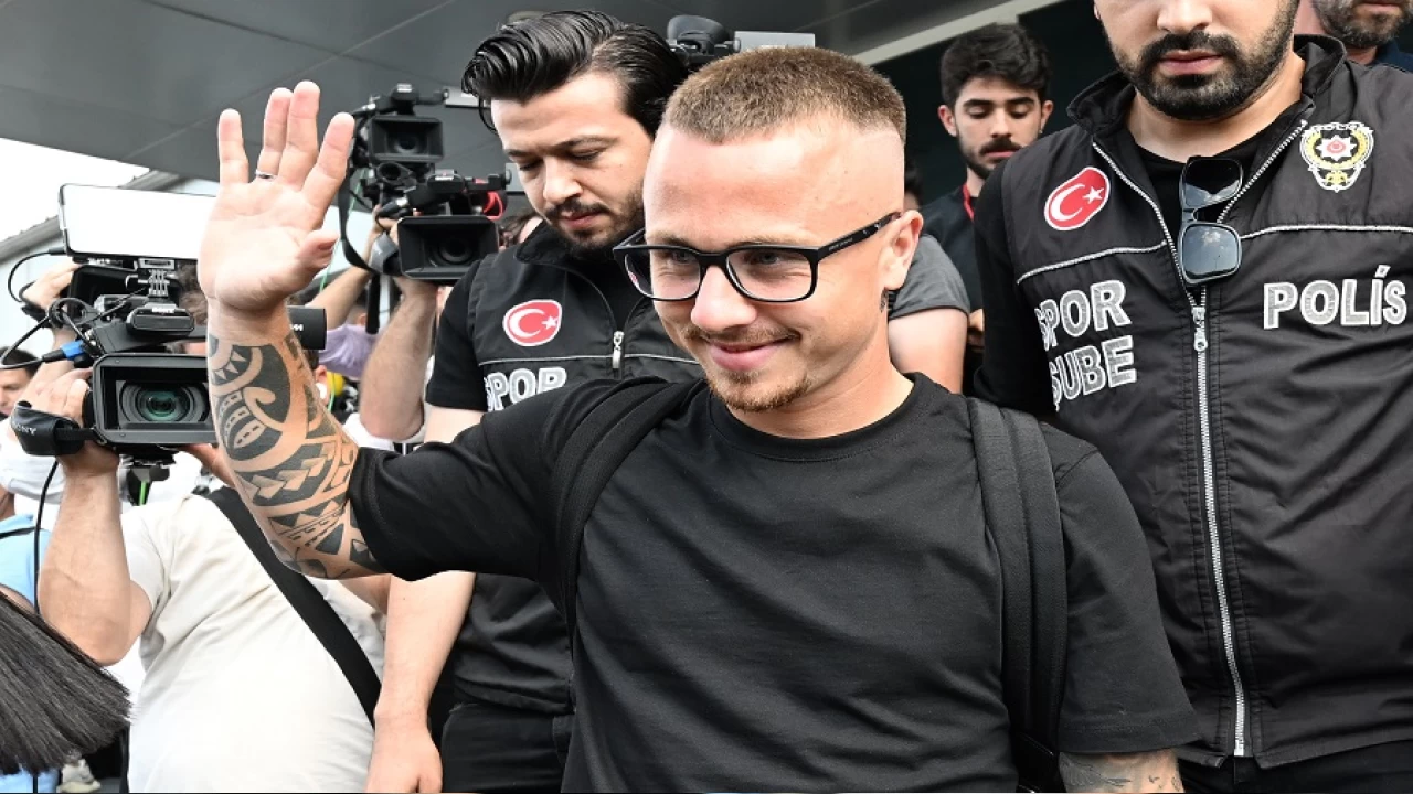 Angelino yeni tak�m�n� buldu
