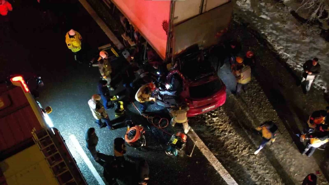 Ankara'da feci kaza: 1 �l�