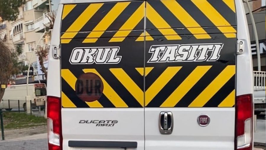 Ankara'da servis arac� kazas�: 6 ��renci yaraland�