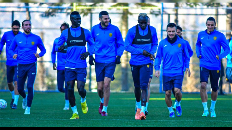 Ankarag�c�, Aslan'a �elme takma pe�inde