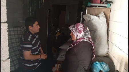 Anne-kız inşaata sığındı