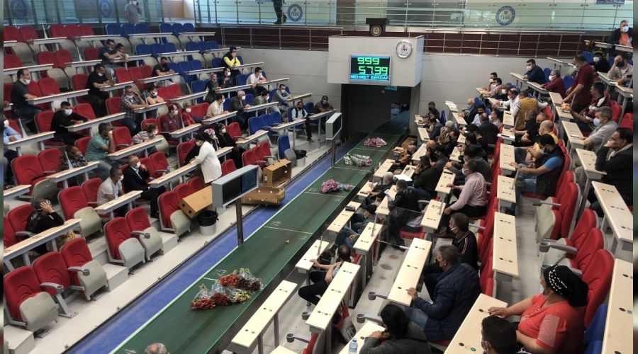 Anneler G�n� �ncesi �i�ek mezatlar�nda yo�unluk ya�and�