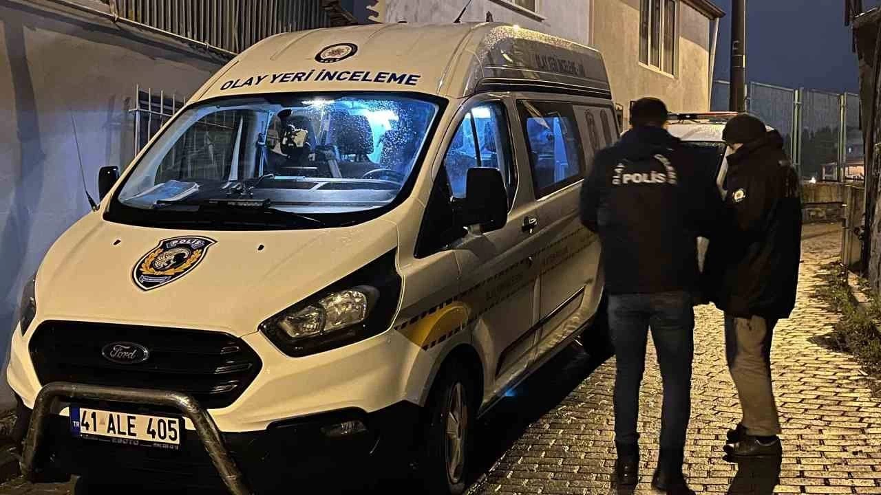 Annesini evde vurulmu� halde buldu