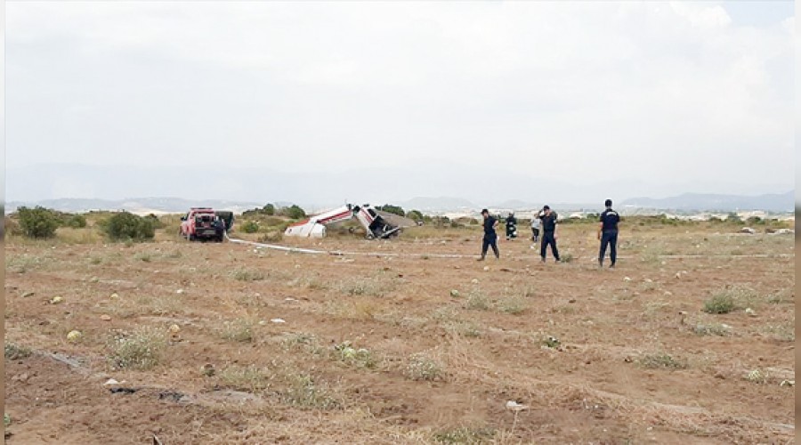 Antalya'da eğitim uçağı düştü