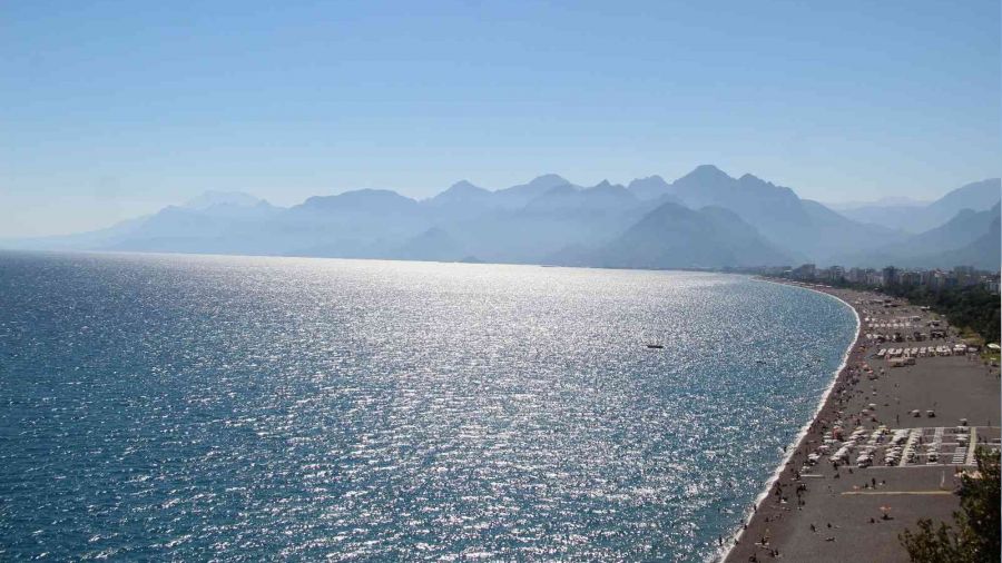 Antalya'da hava sıcaklıkları 34 dereceyi görecek