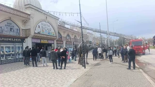 Antalya'da iş merkezinde yangın paniği