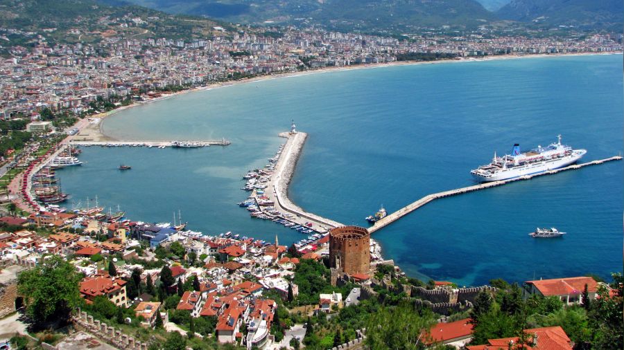 Antalya'da Rusça konuşanlar artışta
