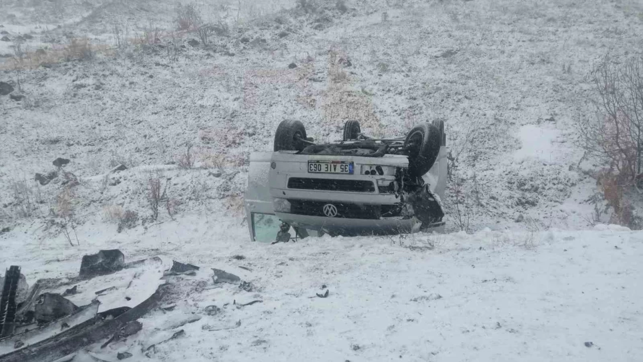 Ardahan'da kar ve sis kaza getirdi: 8 yaral�
