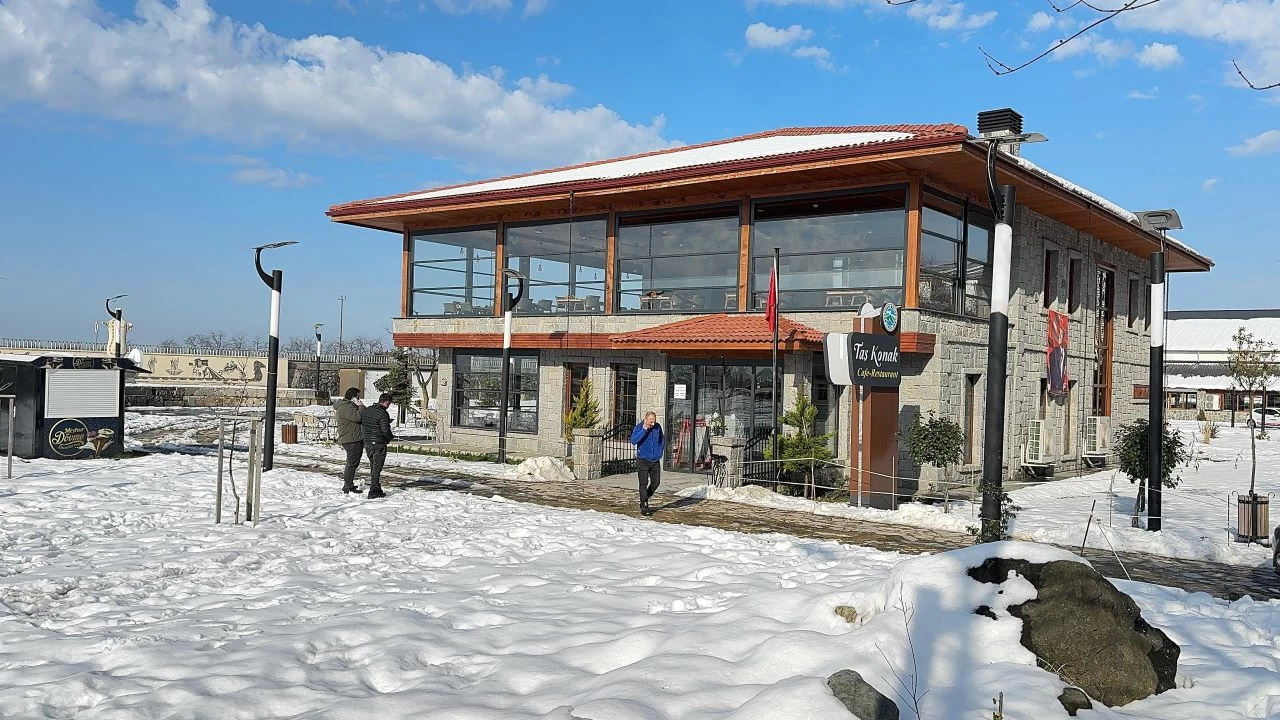Ardeşen Belediye Başkan Yardımcısı silahlı saldırıda yaralandı