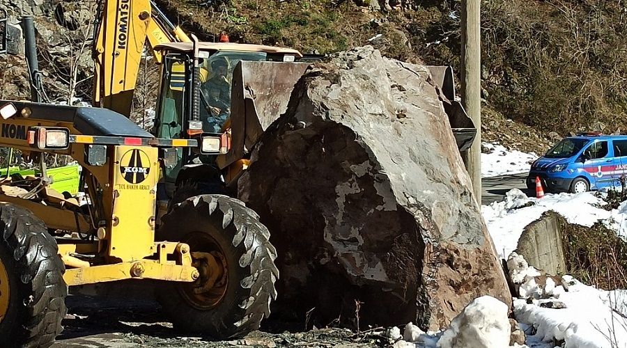 Artvin yolu tehlike sa��yor