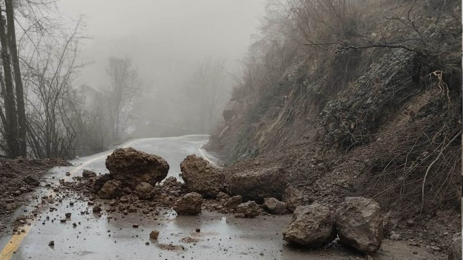 A��r� ya���lar heyelana sebep oldu