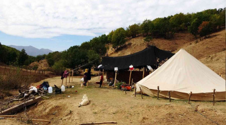 Asırlardır yaşamlarını kıl çadırlarda geçiriyorlar