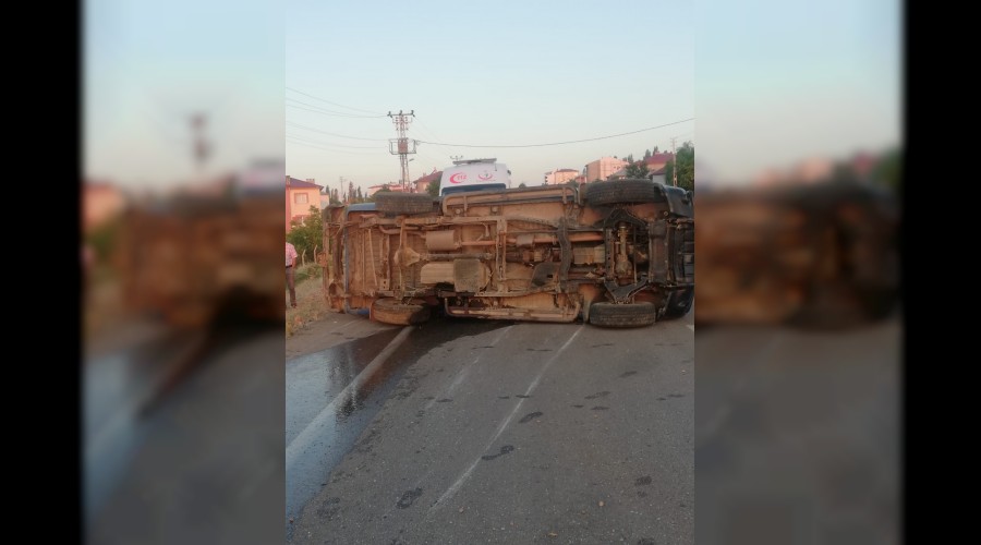 Askeri araç devrildi: 2 yaralı