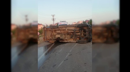 Askeri araç devrildi: 2 yaralı