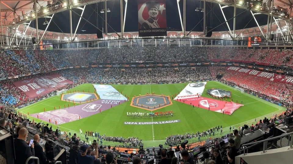 Aston Villa, �stanbul'da �ov yapt�