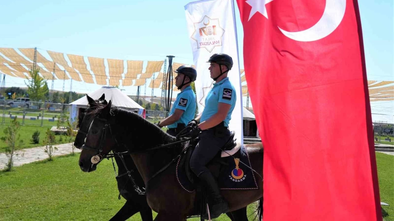 Atl� jandarma birlikleri, Malazgirt kutlamalar�na renk katt�