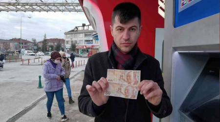 ATM'den çekti, bin katına satıyor