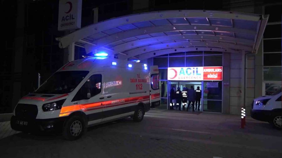 Ayn evde yaad eski kocasn baklad