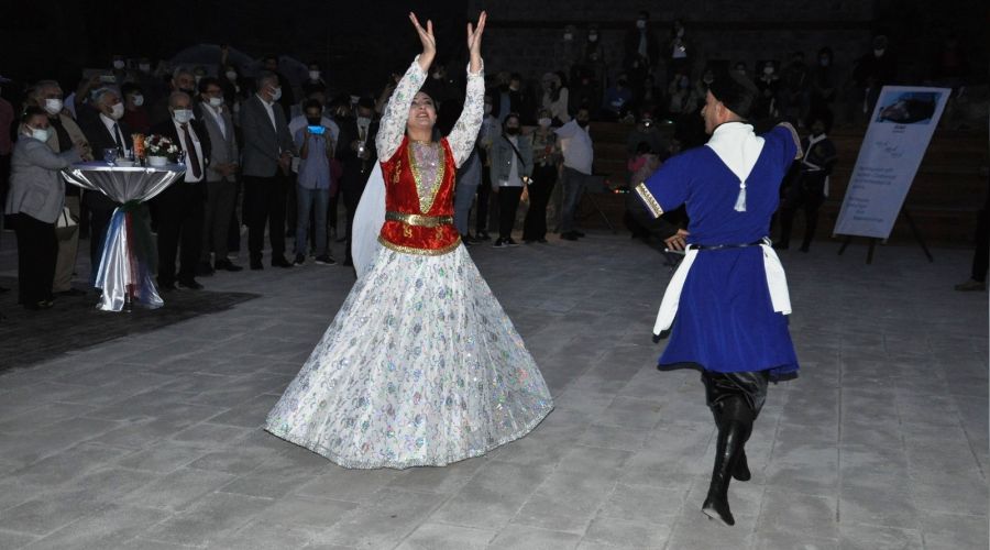 Azerbaycan'�n 103. kurulu� y�l d�n�m� kutland�