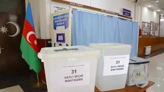 Azerbaycan'ın tüm topraklarında yapılan ilk seçimde oy verme işlemi başladı