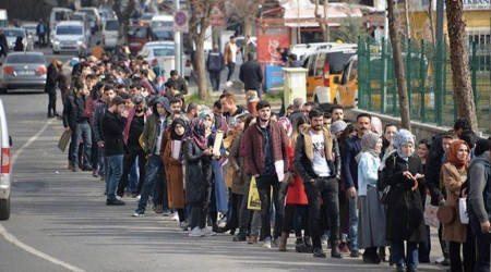 Bakan Kurum 'teveccüh' dedi ama asıl tabir 'yoksulluk'