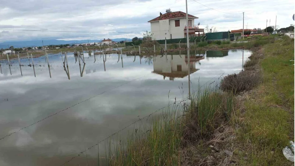 Bal�kesir'de yazl�klar su i�inde kald�