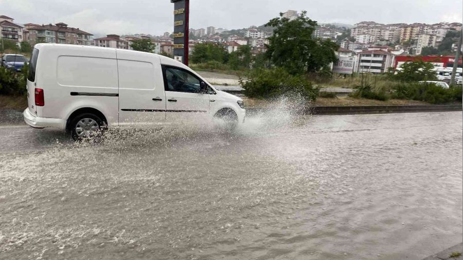 Bartın'da hoparlörlerden 'sel' uyarısı yapılıyor