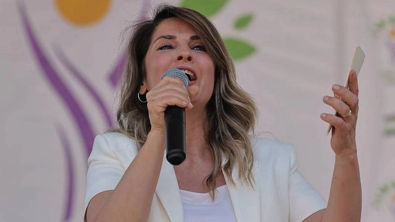 Ba�ak Demirta� adayl�ktan �ekildi