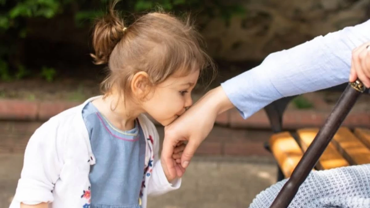 Bayramla�ma; bulu�ma, dayan��ma, bar��, sevgi ve sayg�y� peki�tirmedir...