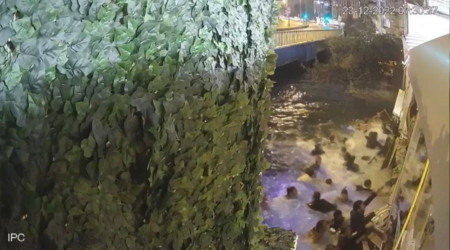 Bebek'te iskelenin çöküşü kamerada: Titanik filmini aratmadı