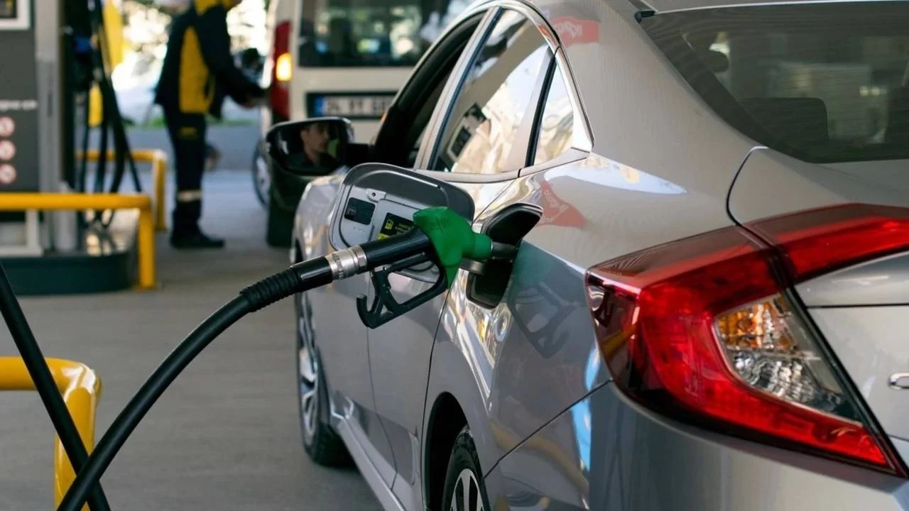Benzine 1 lira 46 kuru� zam!