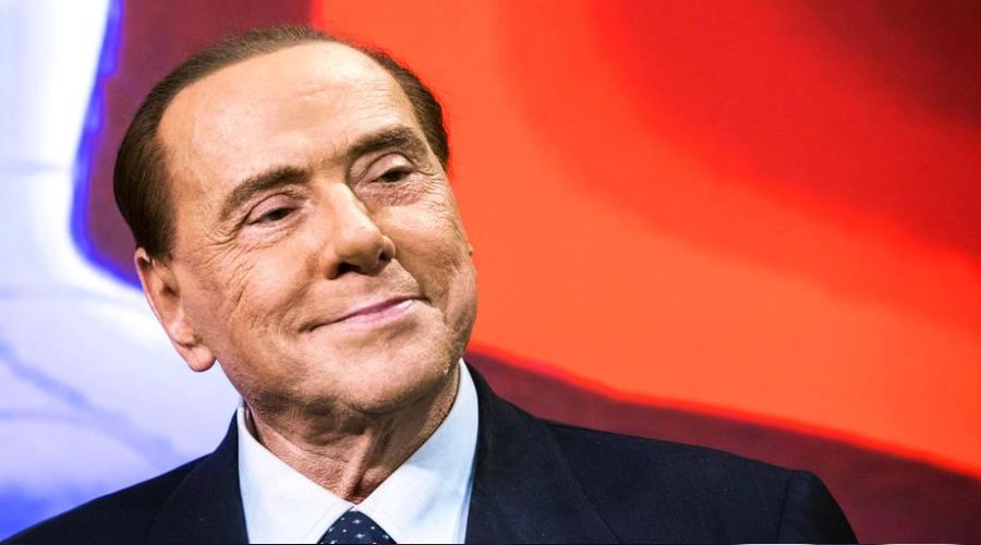 Berlusconi hastaneye kald�r�ld�