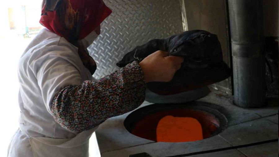 Beş bin yıllık sistemde ekmek üretti, talepleri yetiştiremiyor