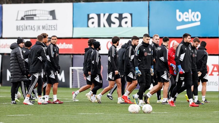 Beiktal futbolculardan anlaml yardm