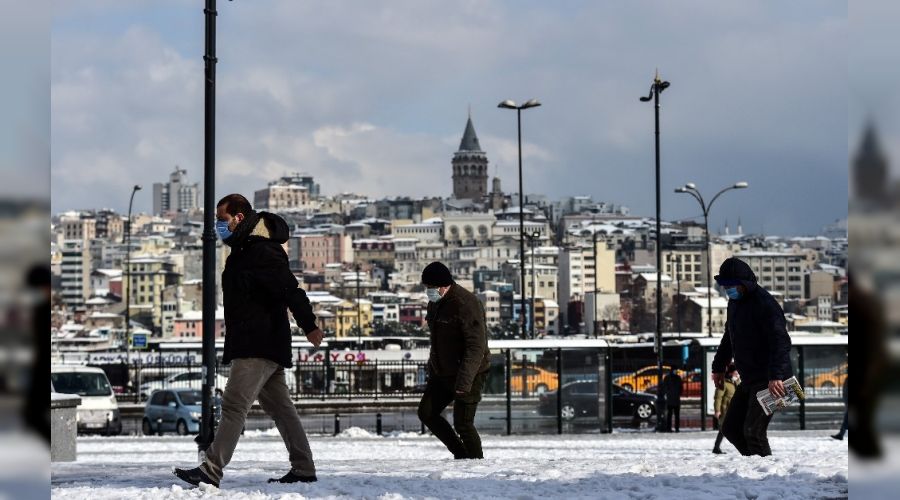 Beyaza b�r�l� kent: �stanbul