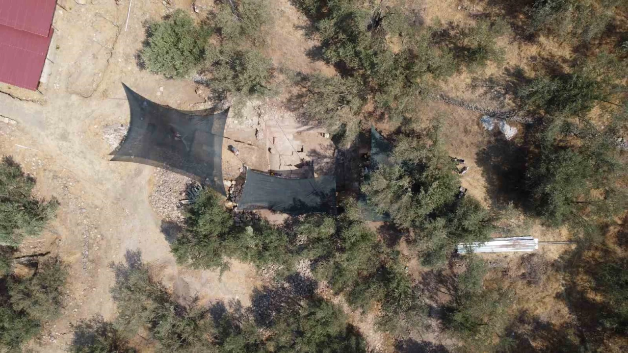 Bin 600 y�ll�k vaftizhane ortaya ��kar�ld�