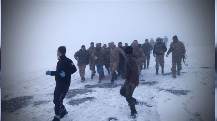 Askeri helikopter d��t�: 9 �ehit, 4 yaral�