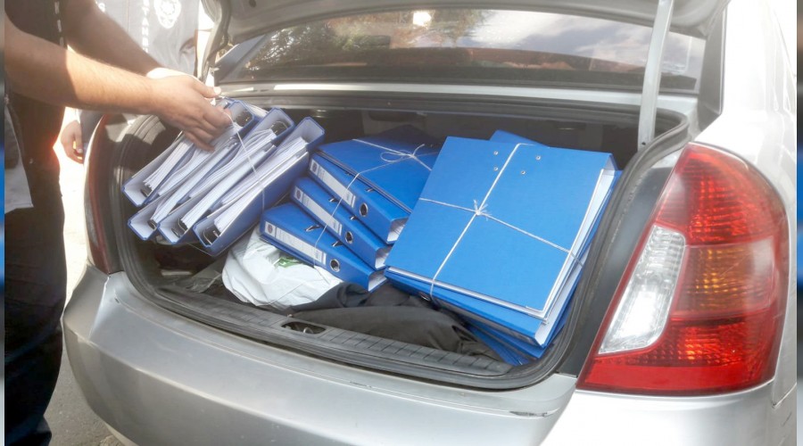 Bir bagaj dolusu su� dosyas� 