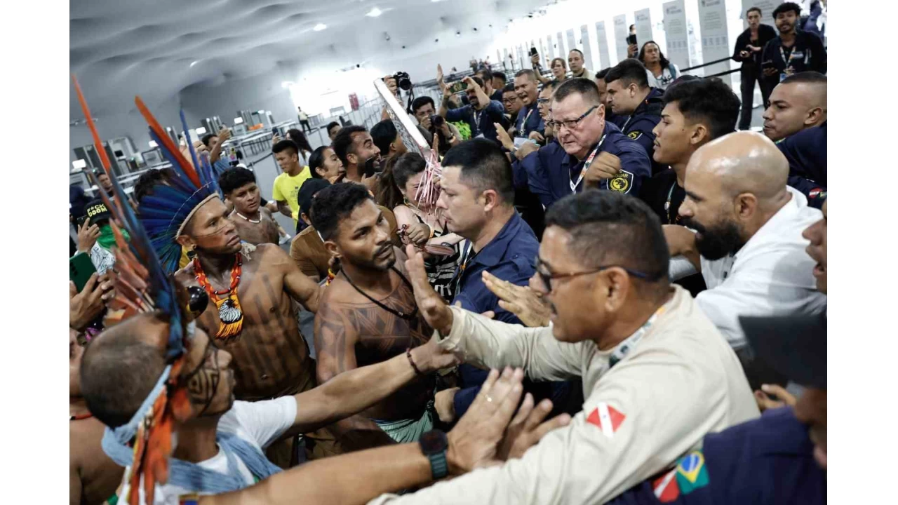 Brezilya'daki COP30 Zirvesi'nde yerliler ile güvenlik arasında çatışma