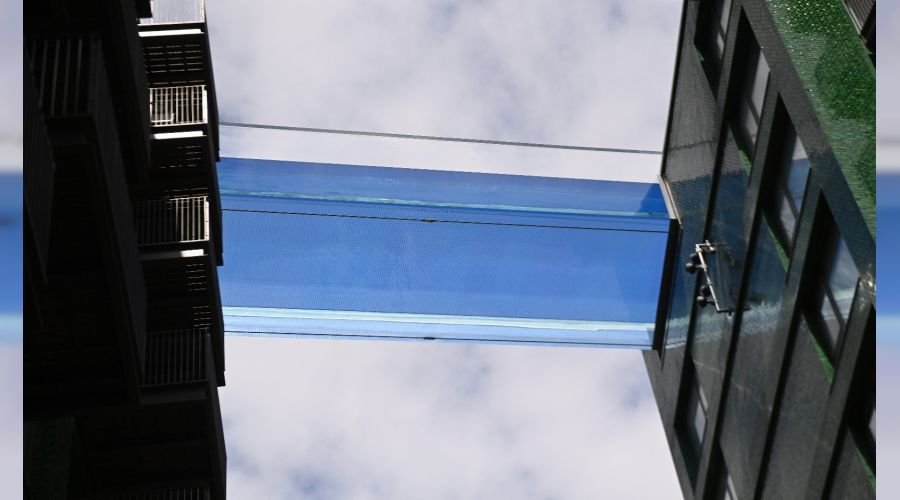 Bu havuz g�ky�z�nde