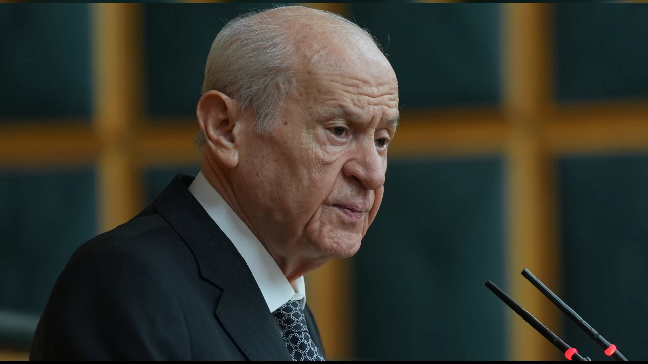Bu tiyatro ne zaman bitecek?