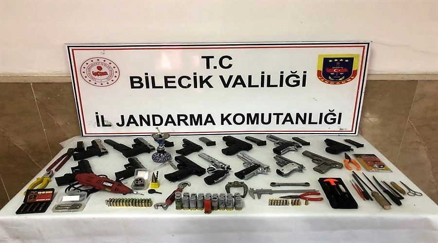 Bunlarn hepsi tek kiiye ait
