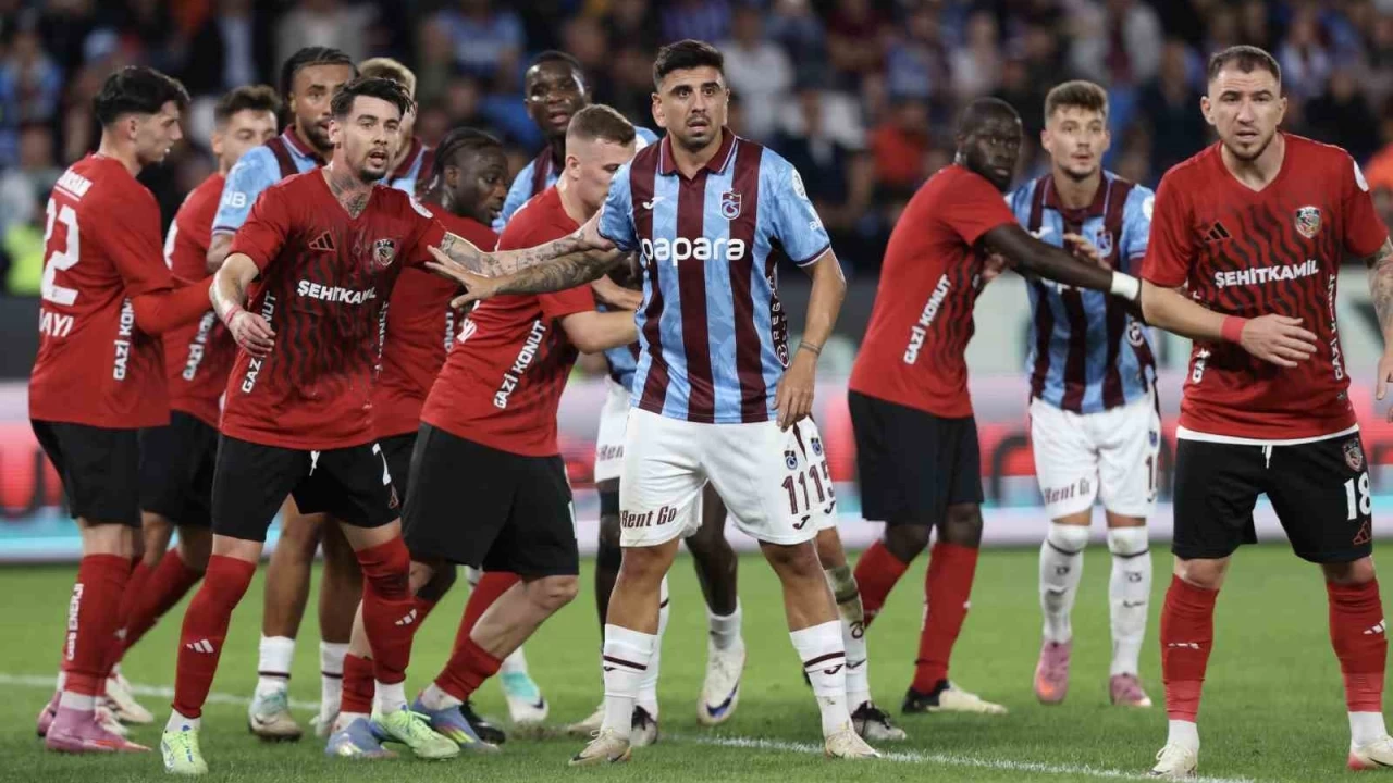 Burak Yılmaz'dan Trabzonspor'a tribün eleştirisi
