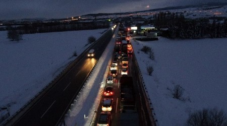 Bursa-zmir karayolu 17 saat sonra trafie ald