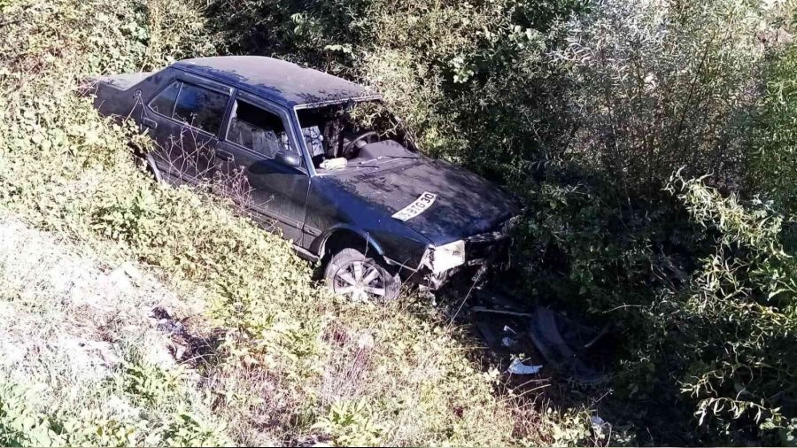 Bursa'da otomobil dereye u�tu