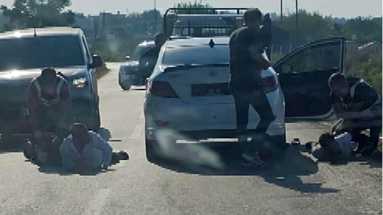 Çaldıkları altınları satıp, paraları sayarken kendilerini çekmişler