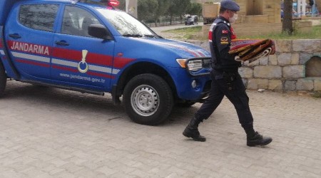 Caminin sabah çalınan kilimleri yatsı namazında geri geldi
