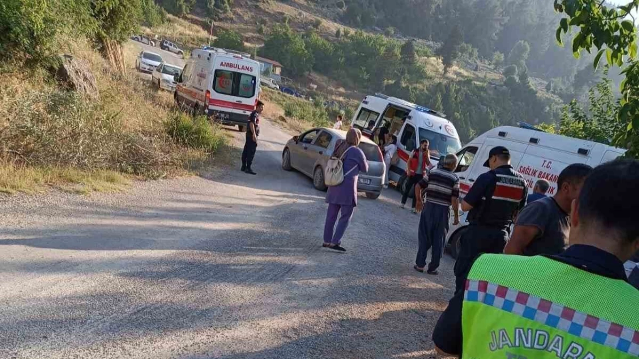 �aml�yayla'da devrilen minib�ste 11 ki�i yaraland�